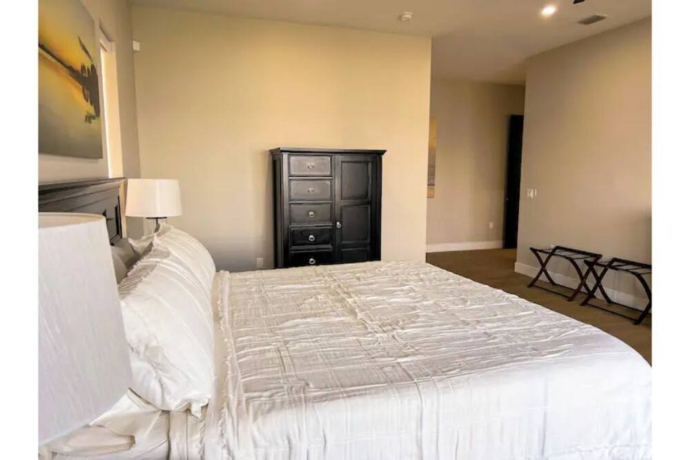 Photo of Bedroom in Alabama Grove Terrace