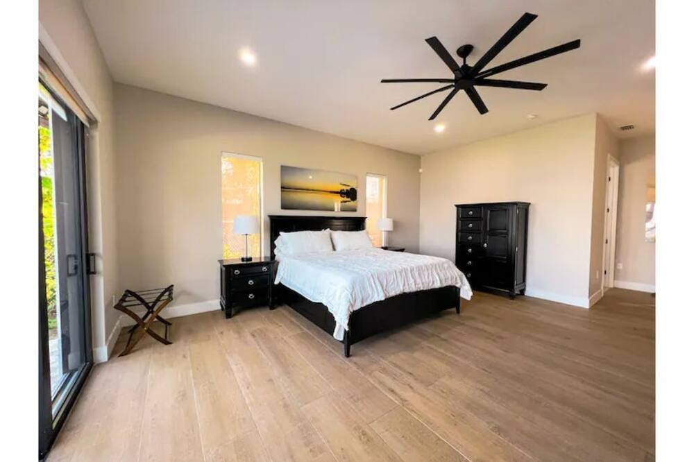 Photo of Bedroom in Alabama Grove Terrace