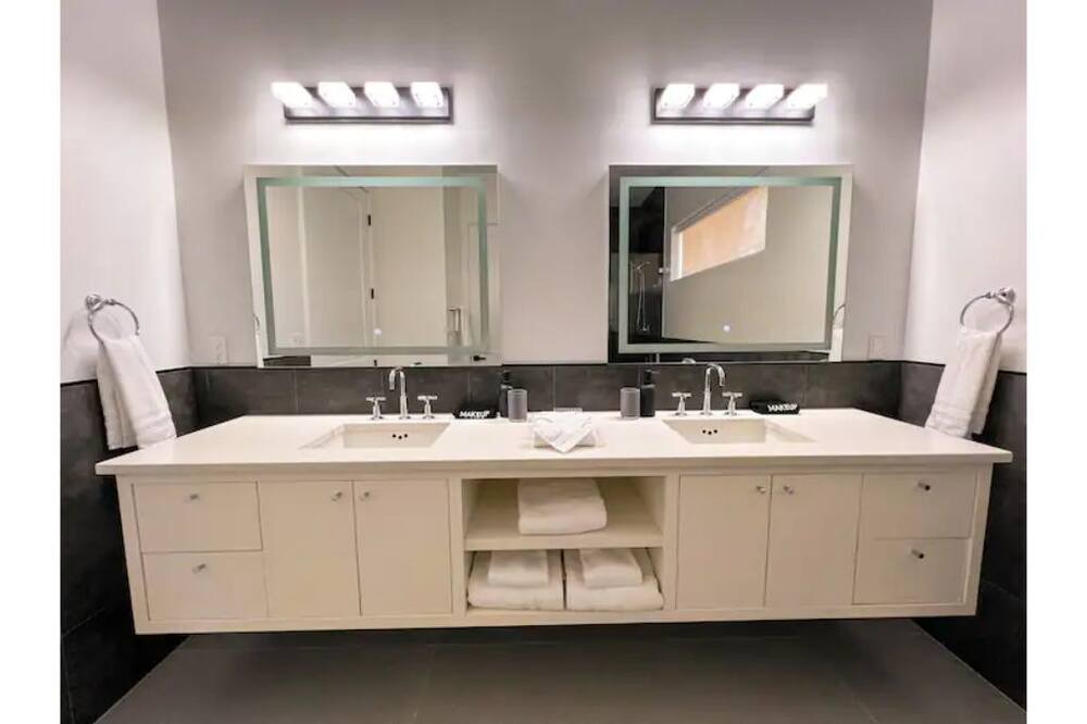 Photo of Bathroom in Alabama Grove Terrace