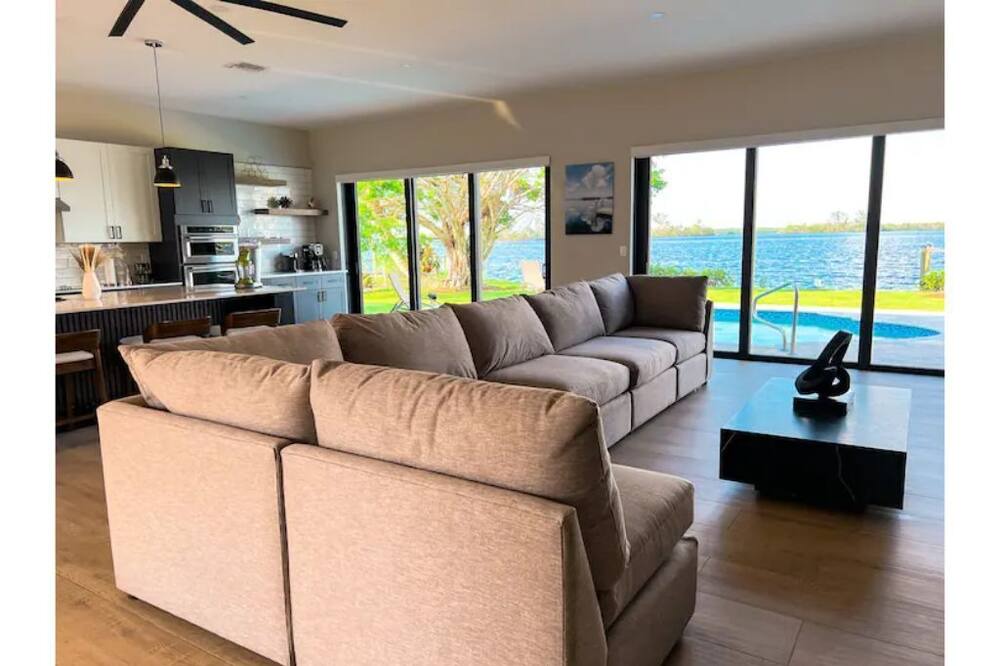 Photo of Livingroom in Alabama Grove Terrace