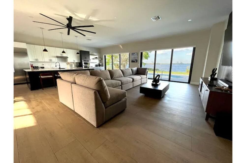 Photo of Livingroom in Alabama Grove Terrace