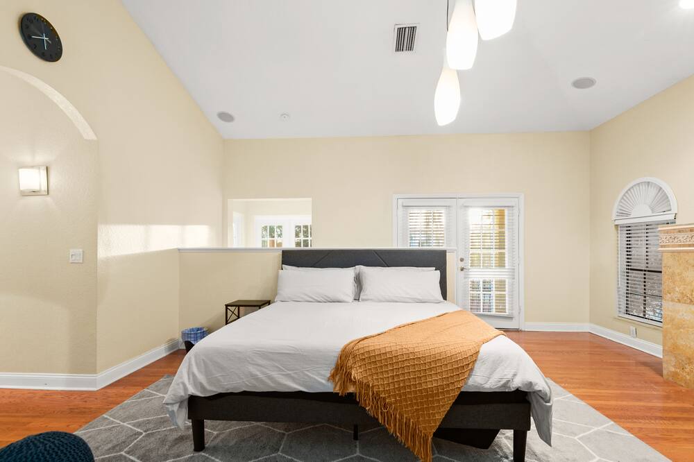 Photo of Bedroom in Davis Islands