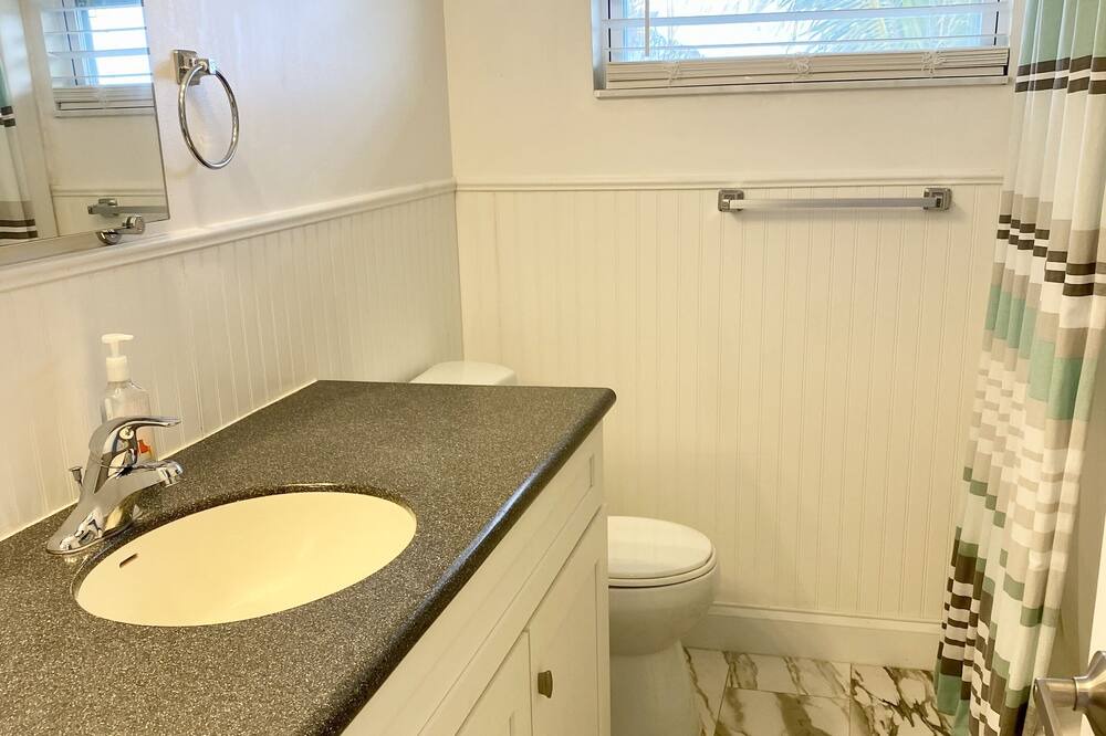 Photo of Bathroom in New Melbourne Beach