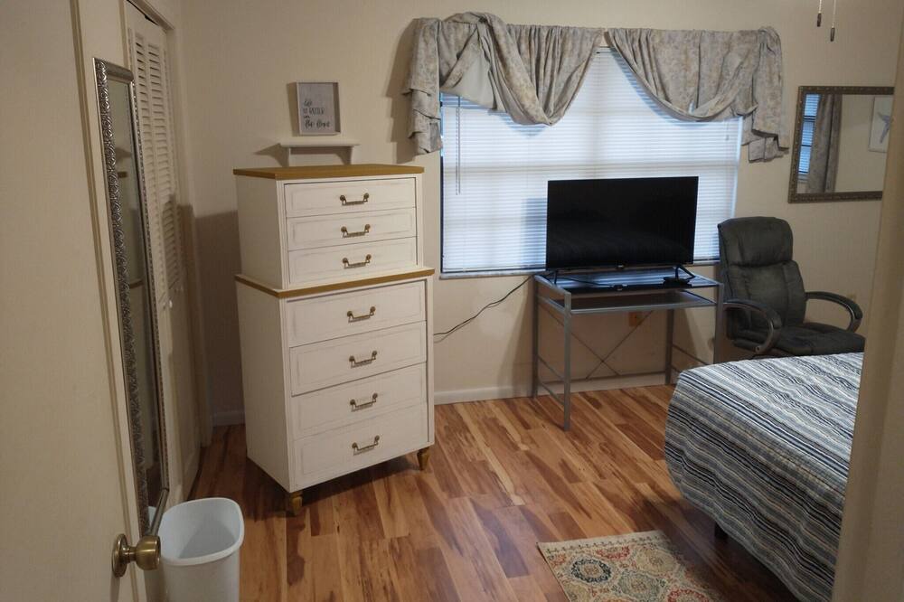Photo of Bedroom in Sebring