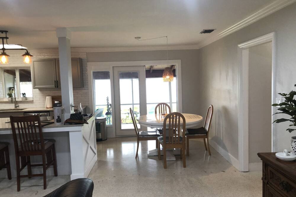 Photo of Others in Sebring