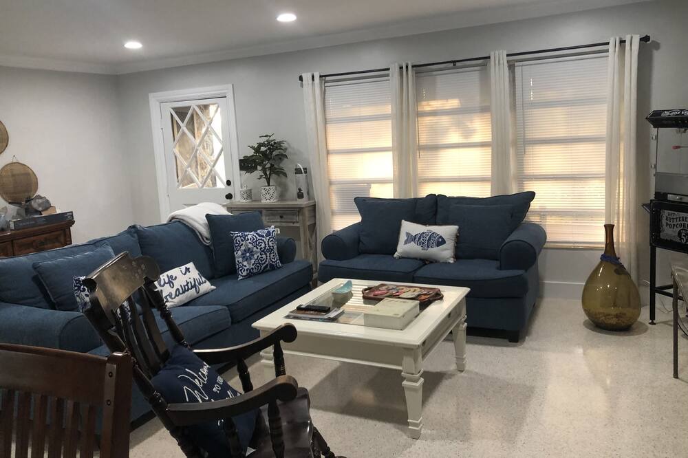 Photo of Livingroom in Sebring