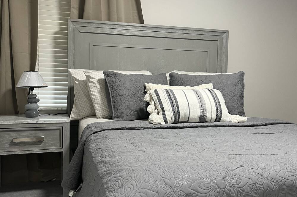Photo of Bedroom in North Lauderdale