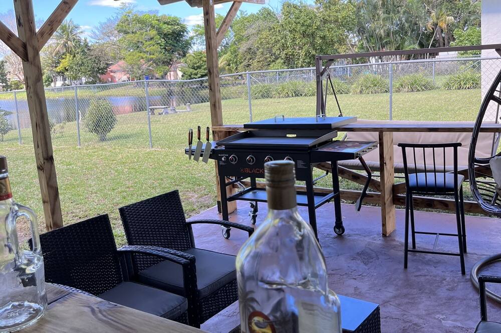 Photo of Outdoor in North Lauderdale