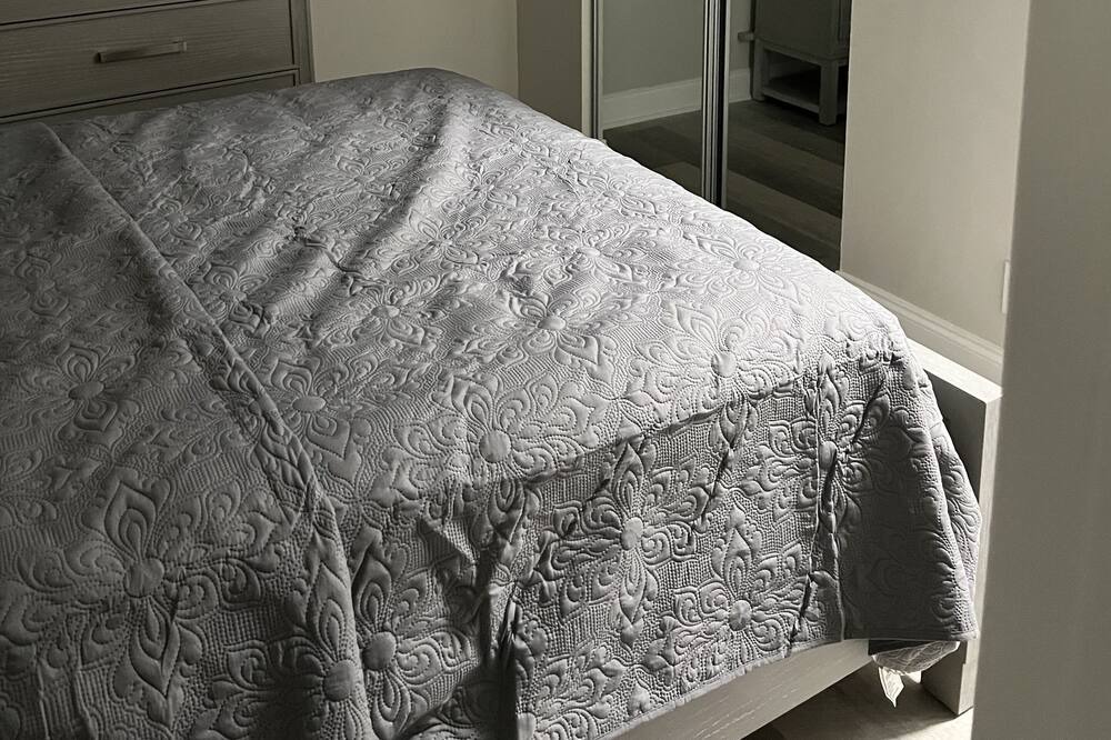 Photo of Bedroom in North Lauderdale
