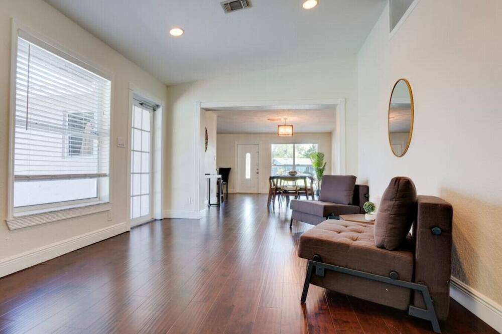 Photo of Bedroom in Sunrise