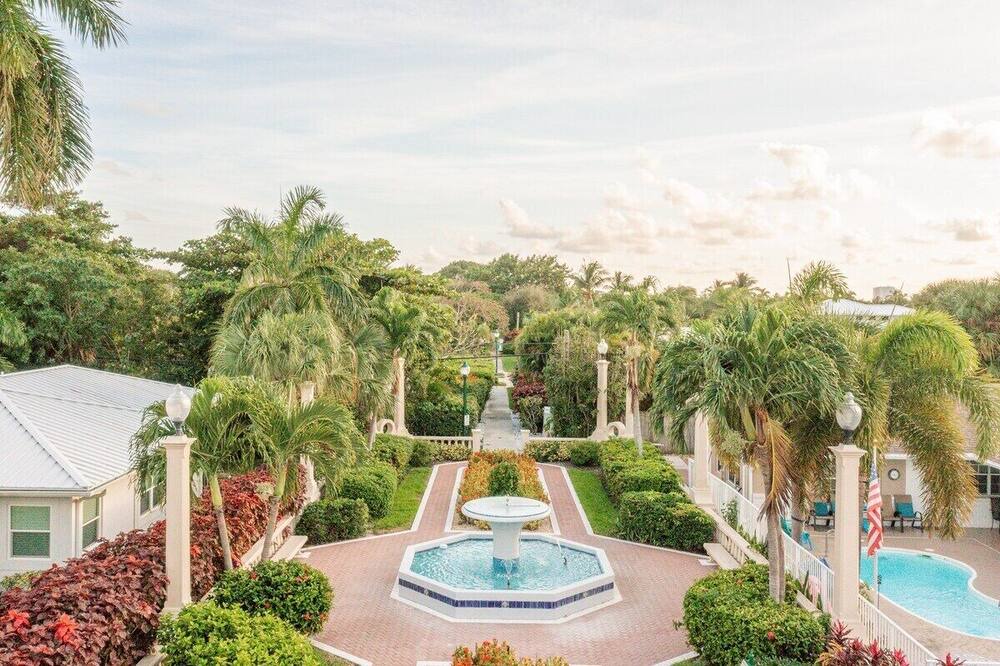 Photo of Others in Palm Beach Shores