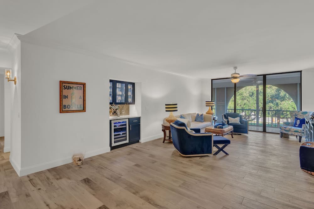 Photo of Bedroom in Indian River Shores