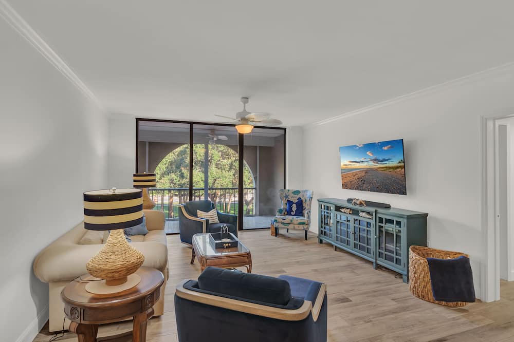 Photo of Bedroom in Indian River Shores