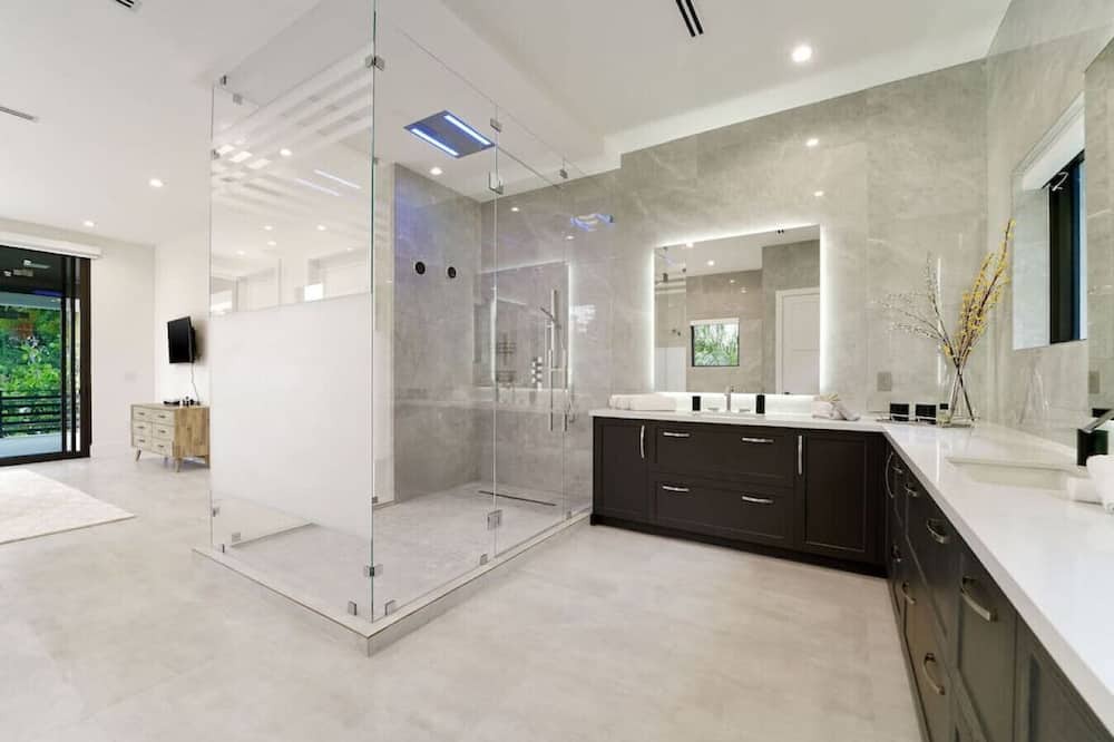 Photo of Bathroom in Ludlam
