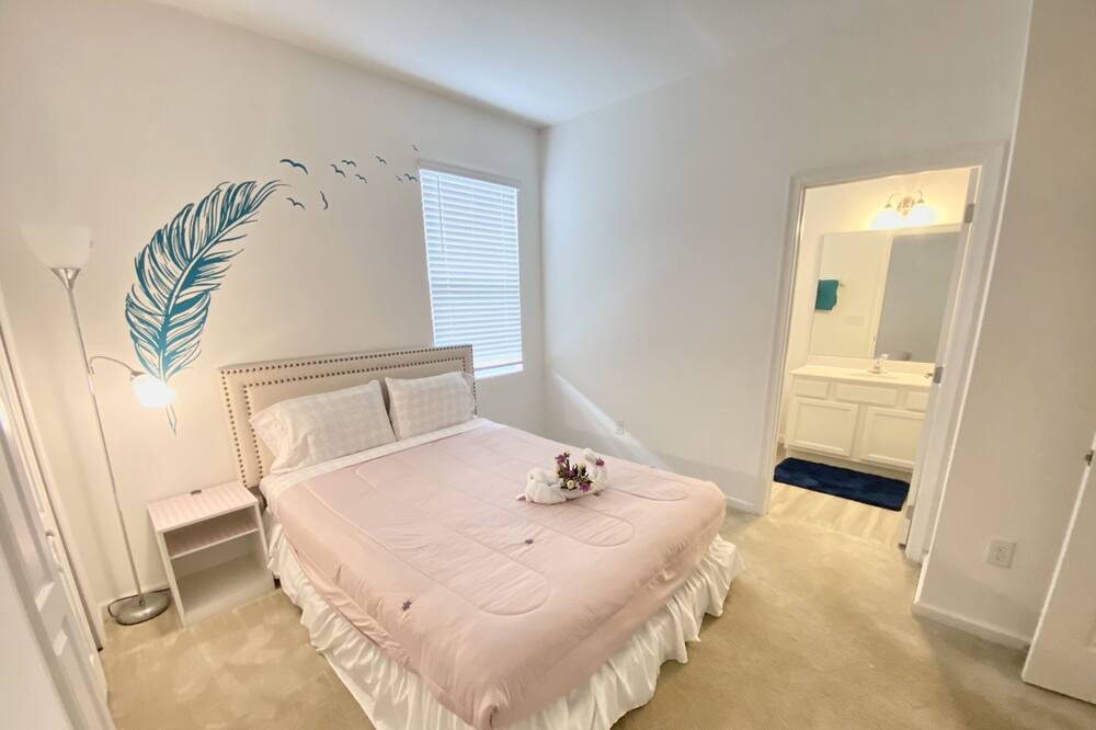Photo of Bathroom in Sunridge Woods
