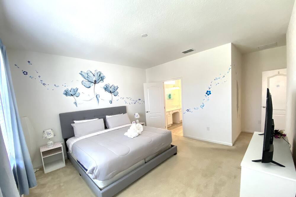 Photo of Bathroom in Sunridge Woods