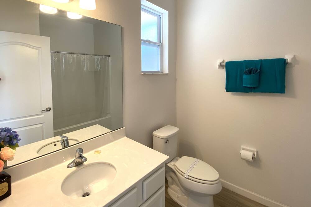 Photo of Bathroom in Sunridge Woods
