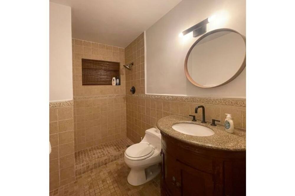 Photo of Bathroom in Pinecrest