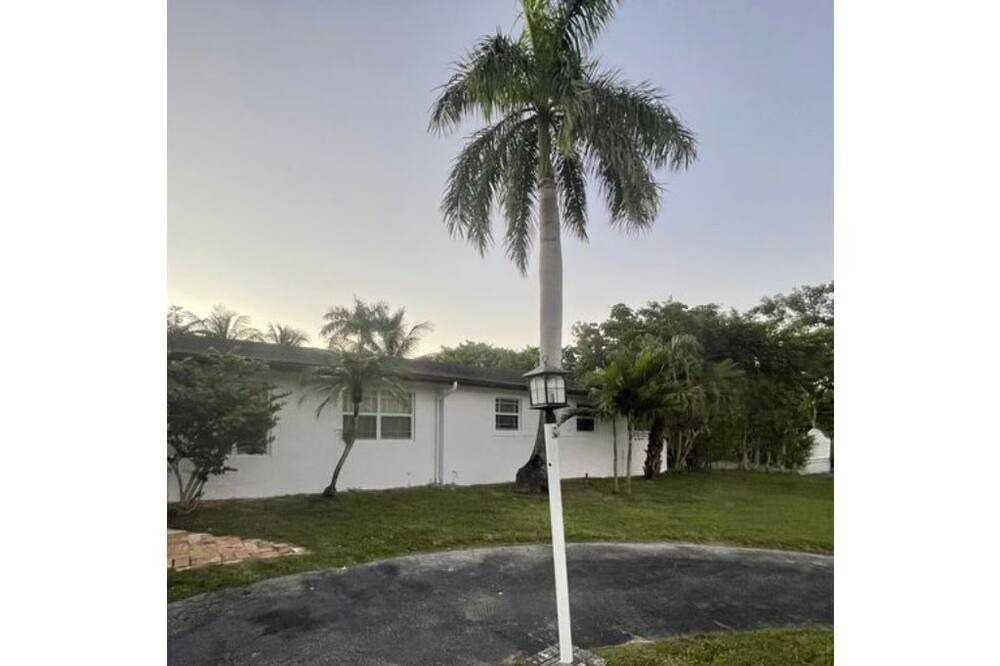 Photo of Outdoor in Pinecrest