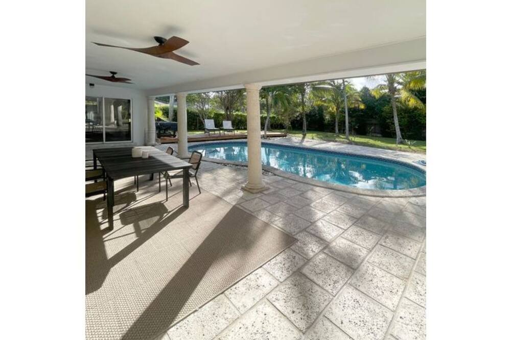 Photo of Outdoor in Pinecrest