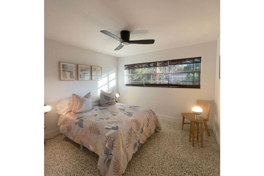 Photo of Bedroom in Pinecrest