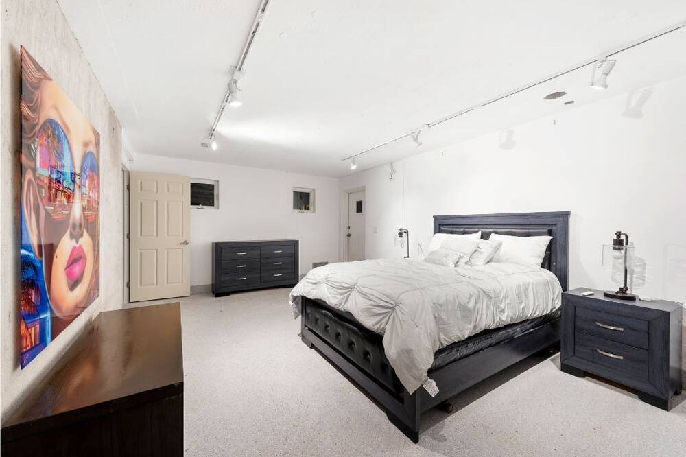 Photo of Bedroom in Northeast Coconut Grove