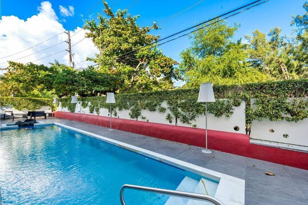 Photo of Outdoor in Northeast Coconut Grove