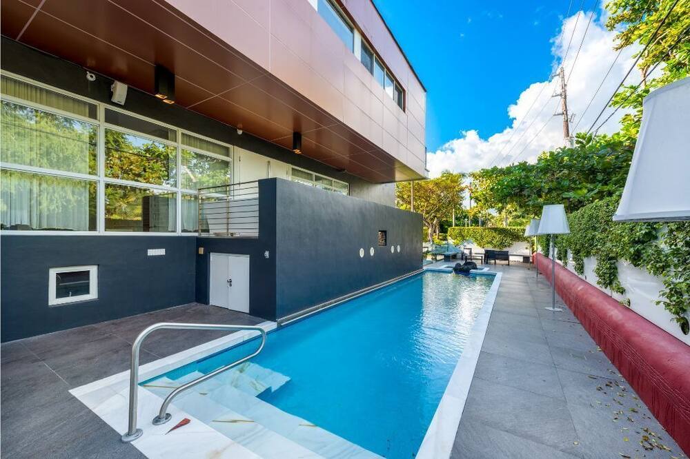 Photo of Outdoor in Northeast Coconut Grove