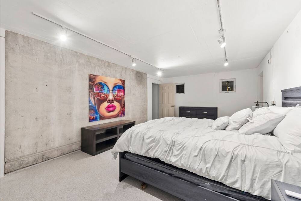 Photo of Bedroom in Northeast Coconut Grove