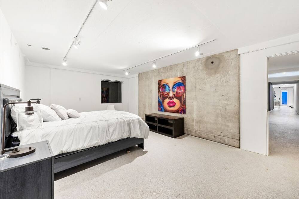 Photo of Bedroom in Northeast Coconut Grove
