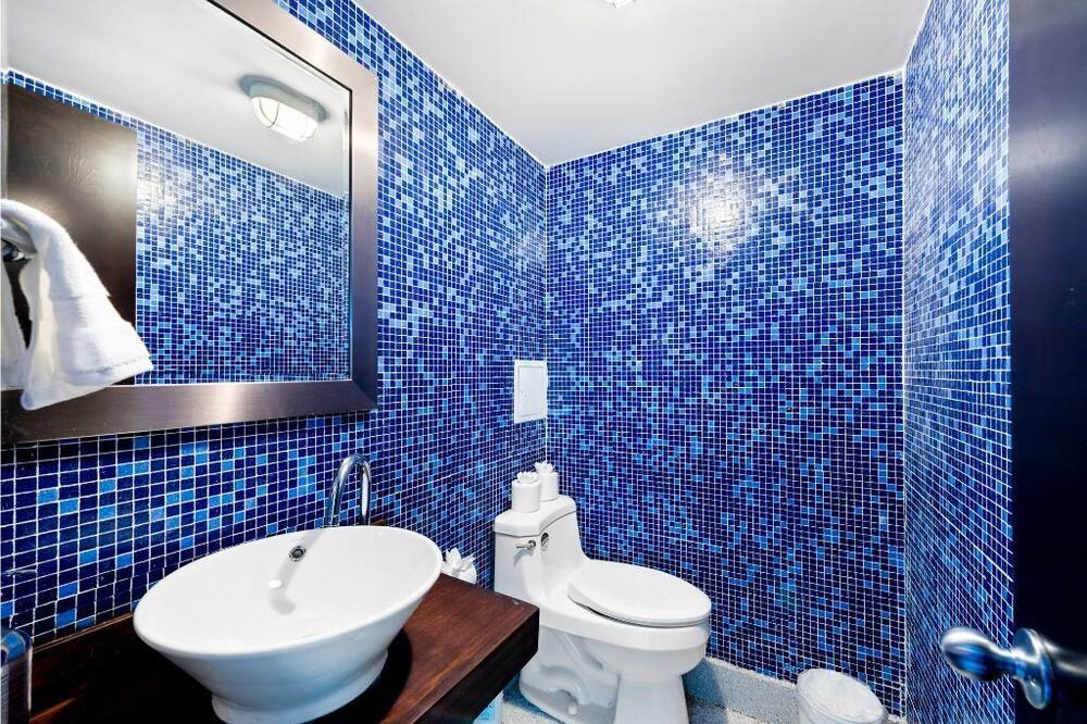 Photo of Bathroom in Northeast Coconut Grove