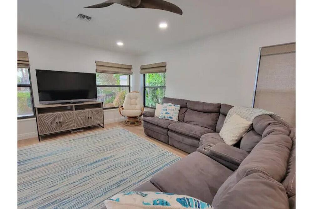 Photo of Livingroom in Palm City