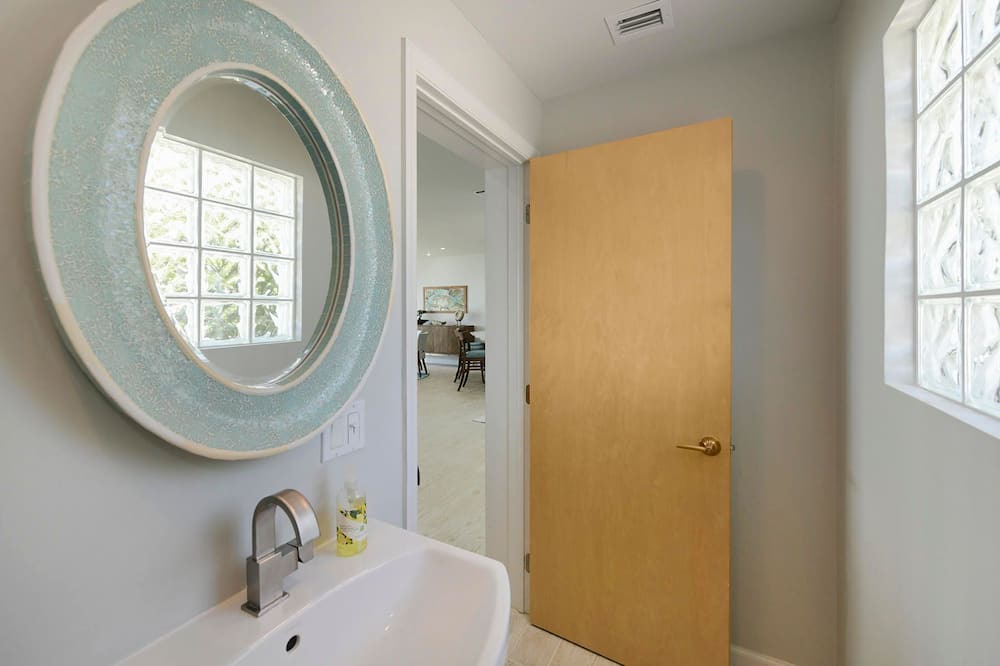Photo of Bathroom in Lower Matecumbe Key