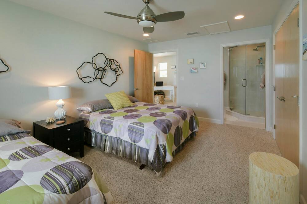 Photo of Bedroom in Lower Matecumbe Key