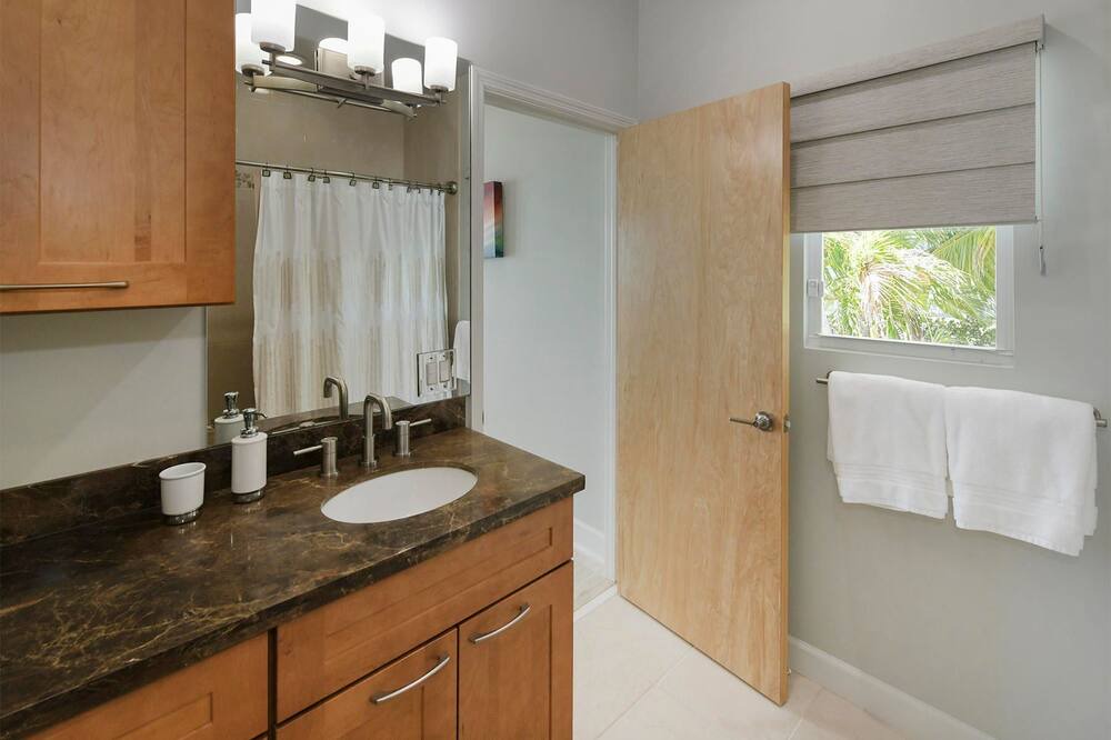 Photo of Bathroom in Lower Matecumbe Key