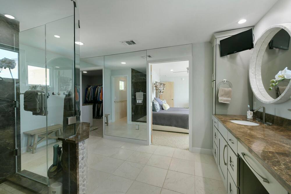 Photo of Bathroom in Lower Matecumbe Key