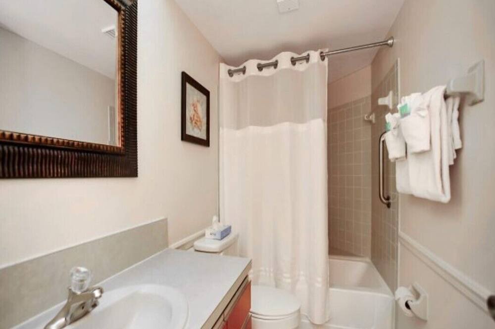 Photo of Bathroom in Tropic