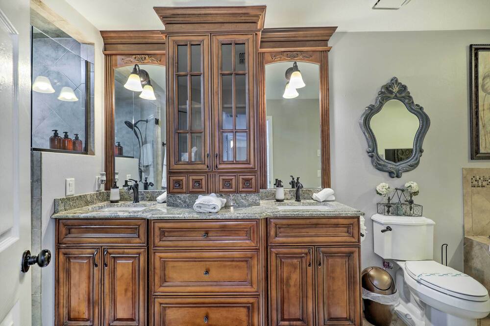 Photo of Bathroom in Lake Magdalene