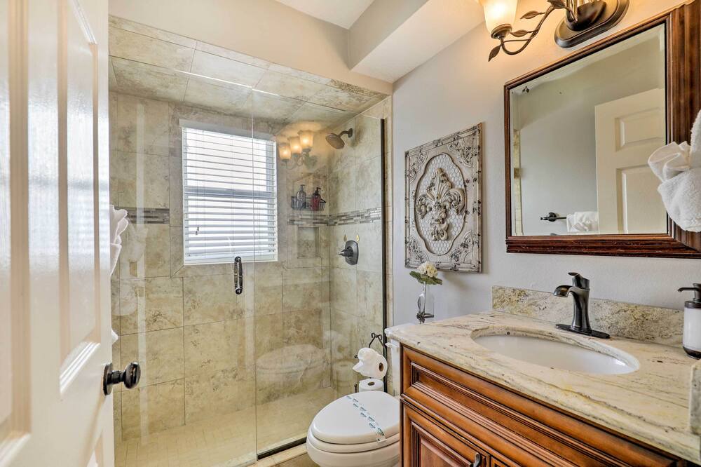 Photo of Bathroom in Lake Magdalene