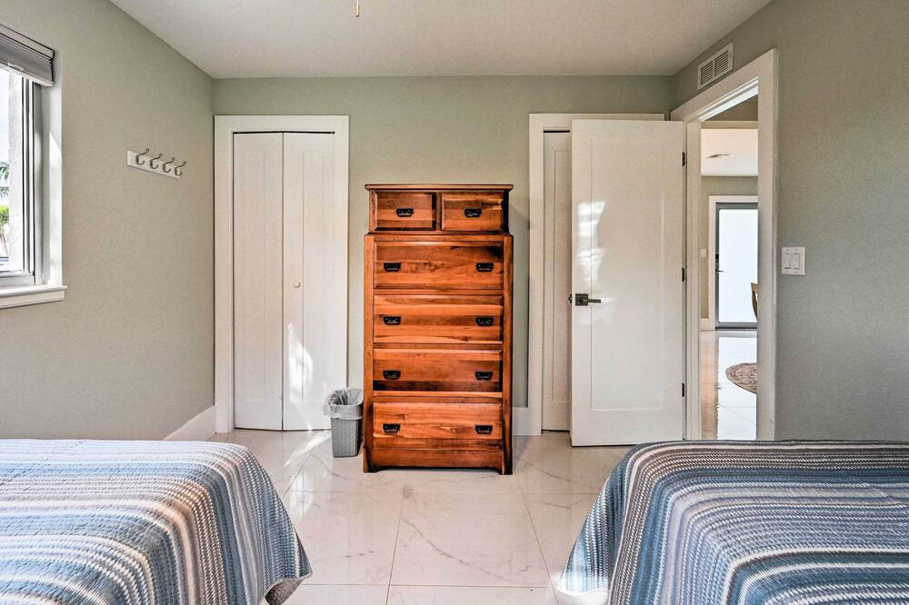 Photo of Bedroom in Isles of Capri