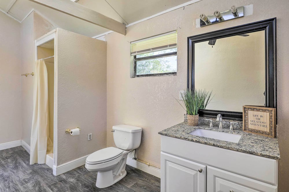 Photo of Bathroom in Valrico