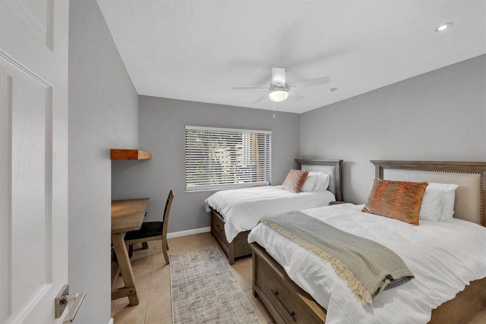 Photo of Bedroom in Lake Sarasota