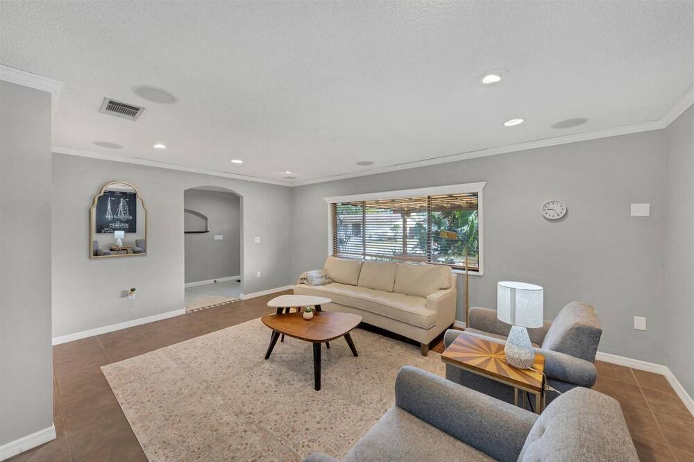 Photo of Livingroom in Lake Sarasota