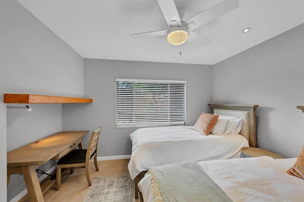 Photo of Bedroom in Lake Sarasota
