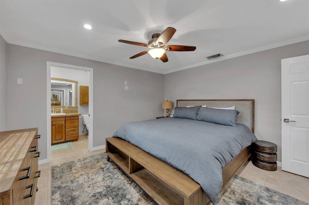 Photo of Bedroom in Lake Sarasota