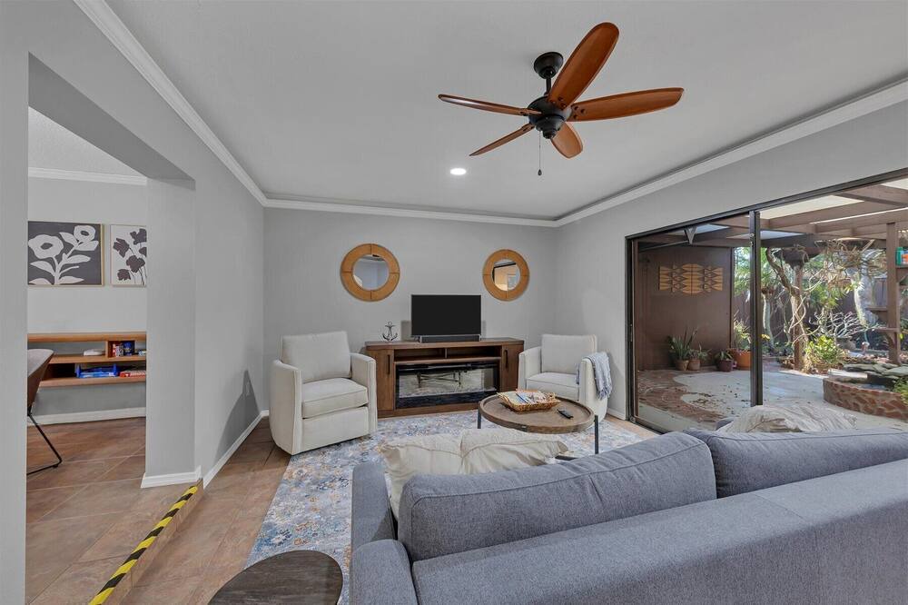 Photo of Livingroom in Lake Sarasota