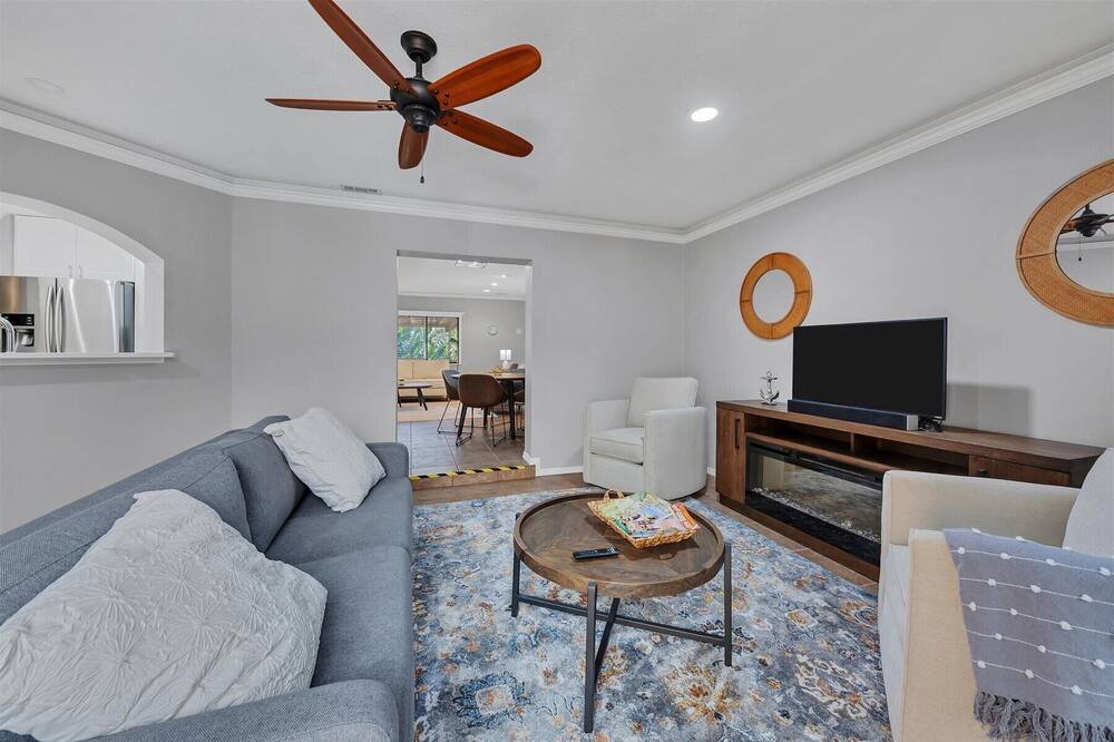 Photo of Livingroom in Lake Sarasota
