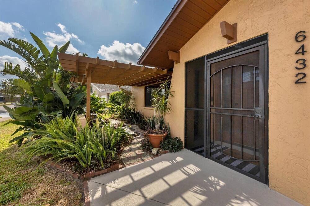 Photo of Outdoor in Lake Sarasota