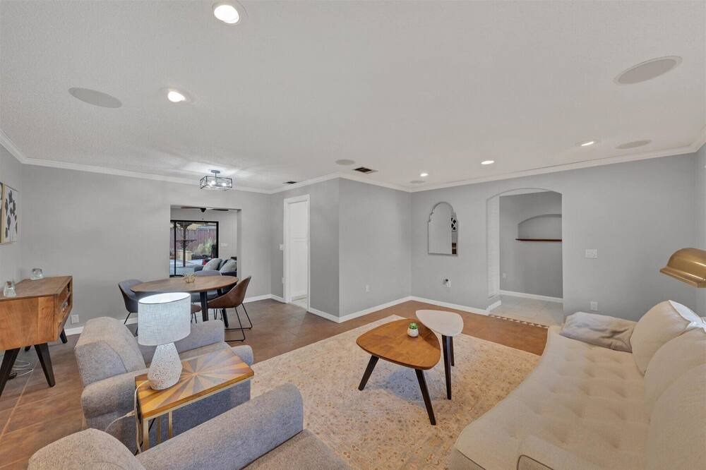 Photo of Livingroom in Lake Sarasota