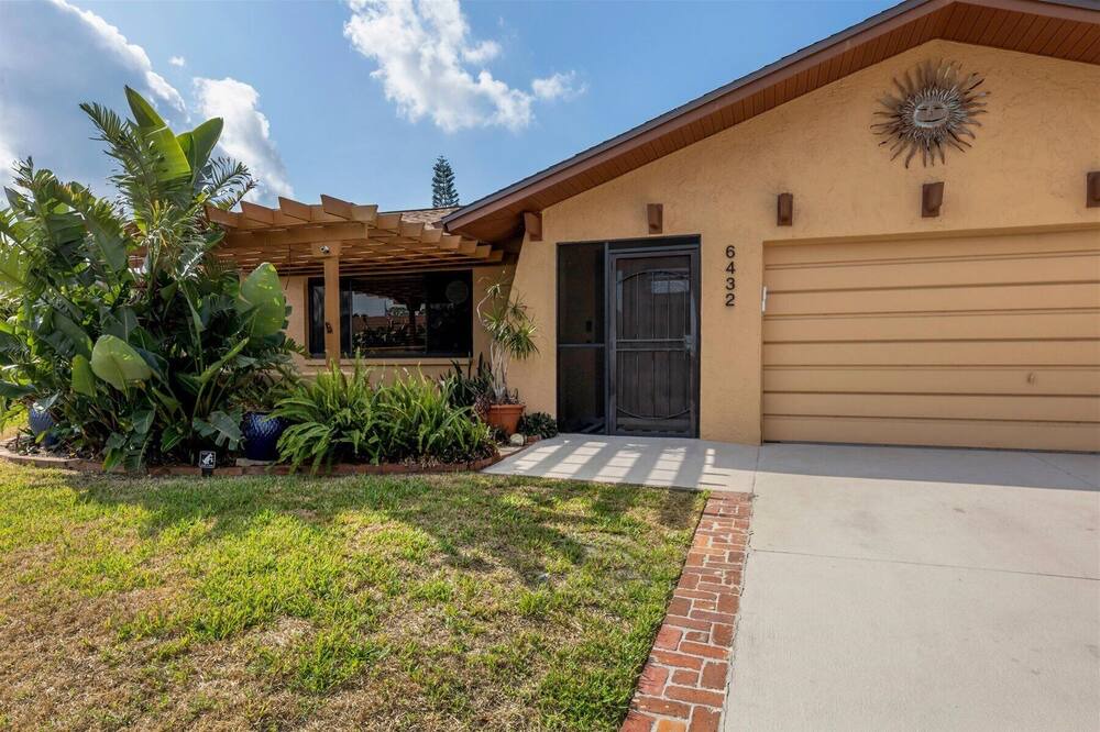Photo of Outdoor in Lake Sarasota